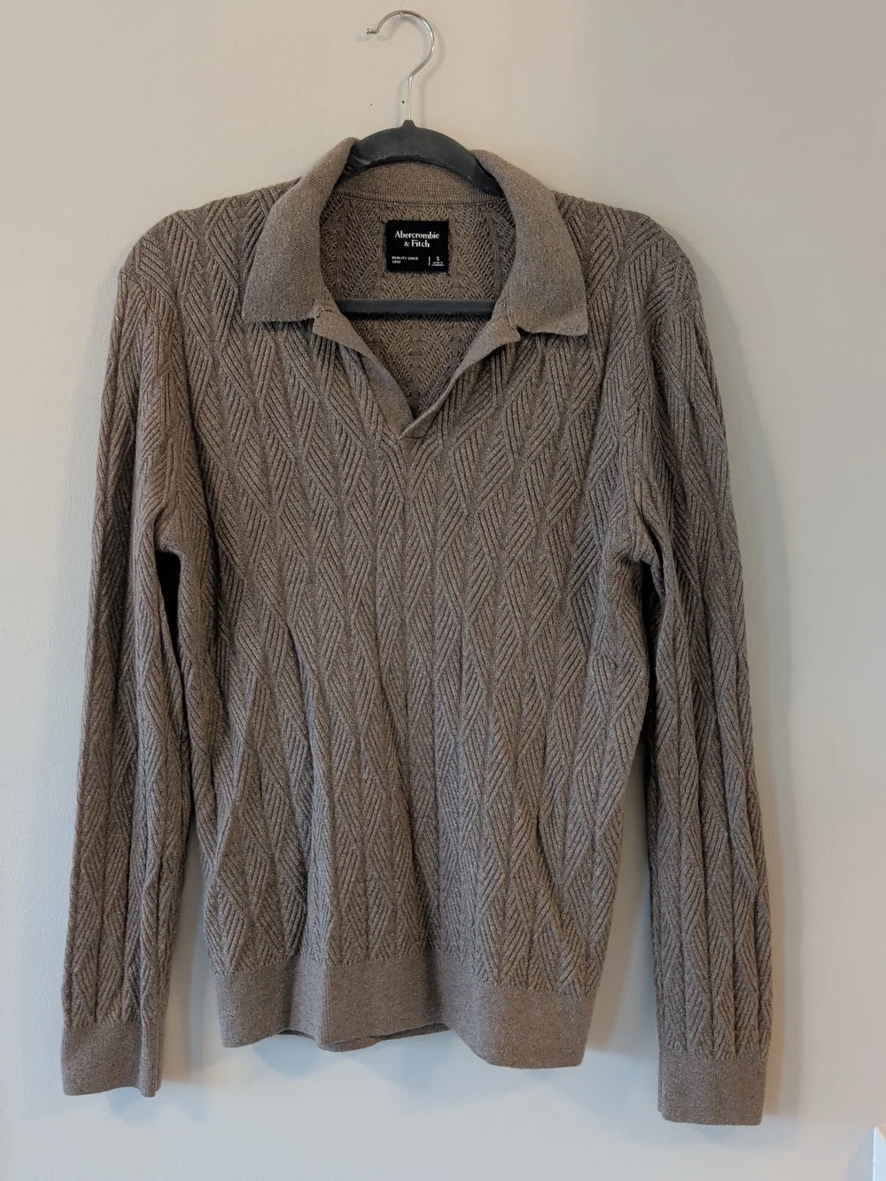 Abercrombie & Fitch Men's Taupe V-Neck Cable-Knit Polo Sweater
